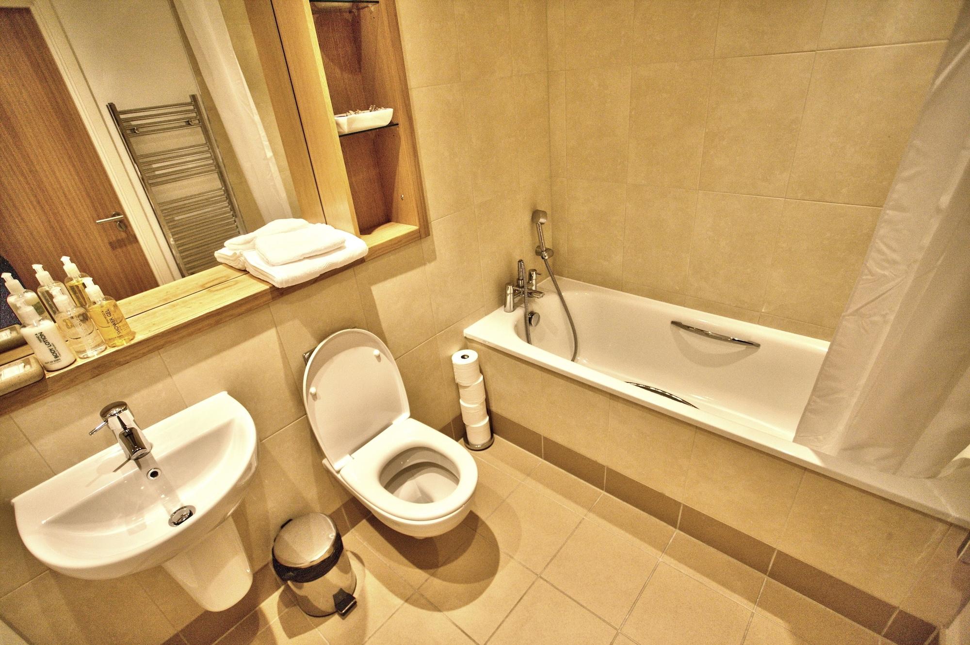 Quay Apartments Leeds ليدز المظهر الخارجي الصورة